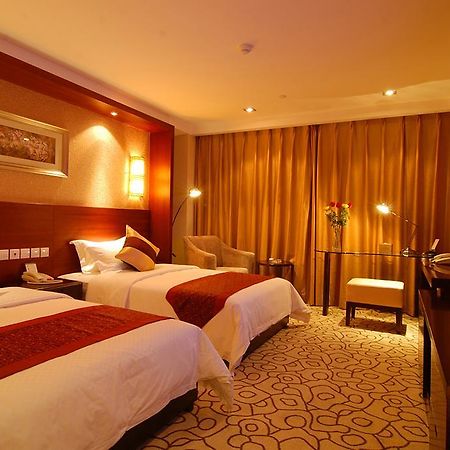 Dynasty International Hotel Kunming Ruang foto