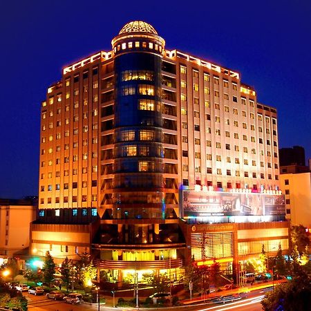Dynasty International Hotel Kunming Bagian luar foto
