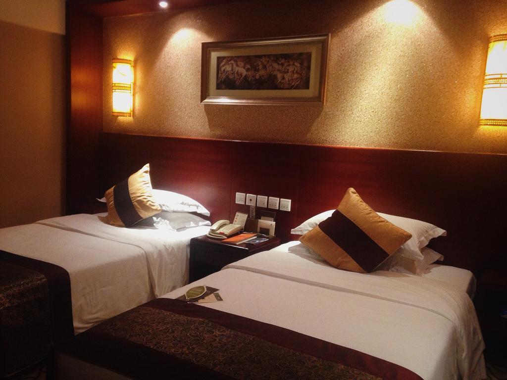 Dynasty International Hotel Kunming Ruang foto