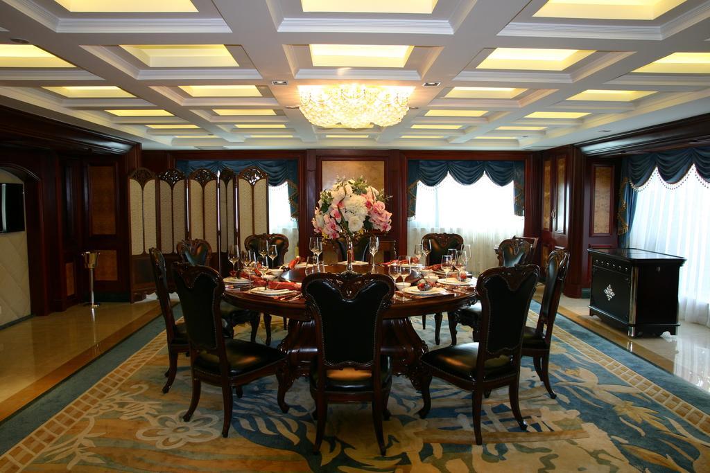 Dynasty International Hotel Kunming Bagian luar foto