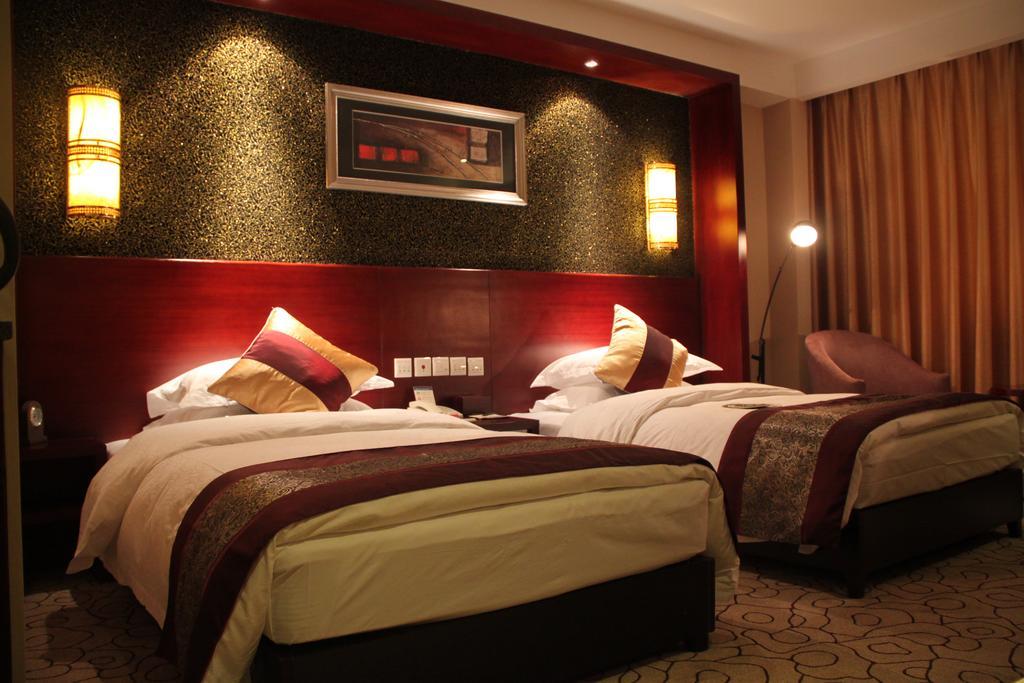 Dynasty International Hotel Kunming Bagian luar foto